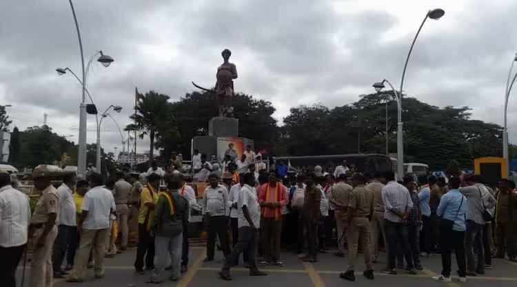 Bangalore Strike: -ಇಂದು ಖಾಸಗಿ ಸಾರಿಗೆ ಸಂಸ್ಥೆಗಳ  ಬಂದ್  ಬೆಂಗಳೂರಿನಲ್ಲಿ ತತ್ತರ